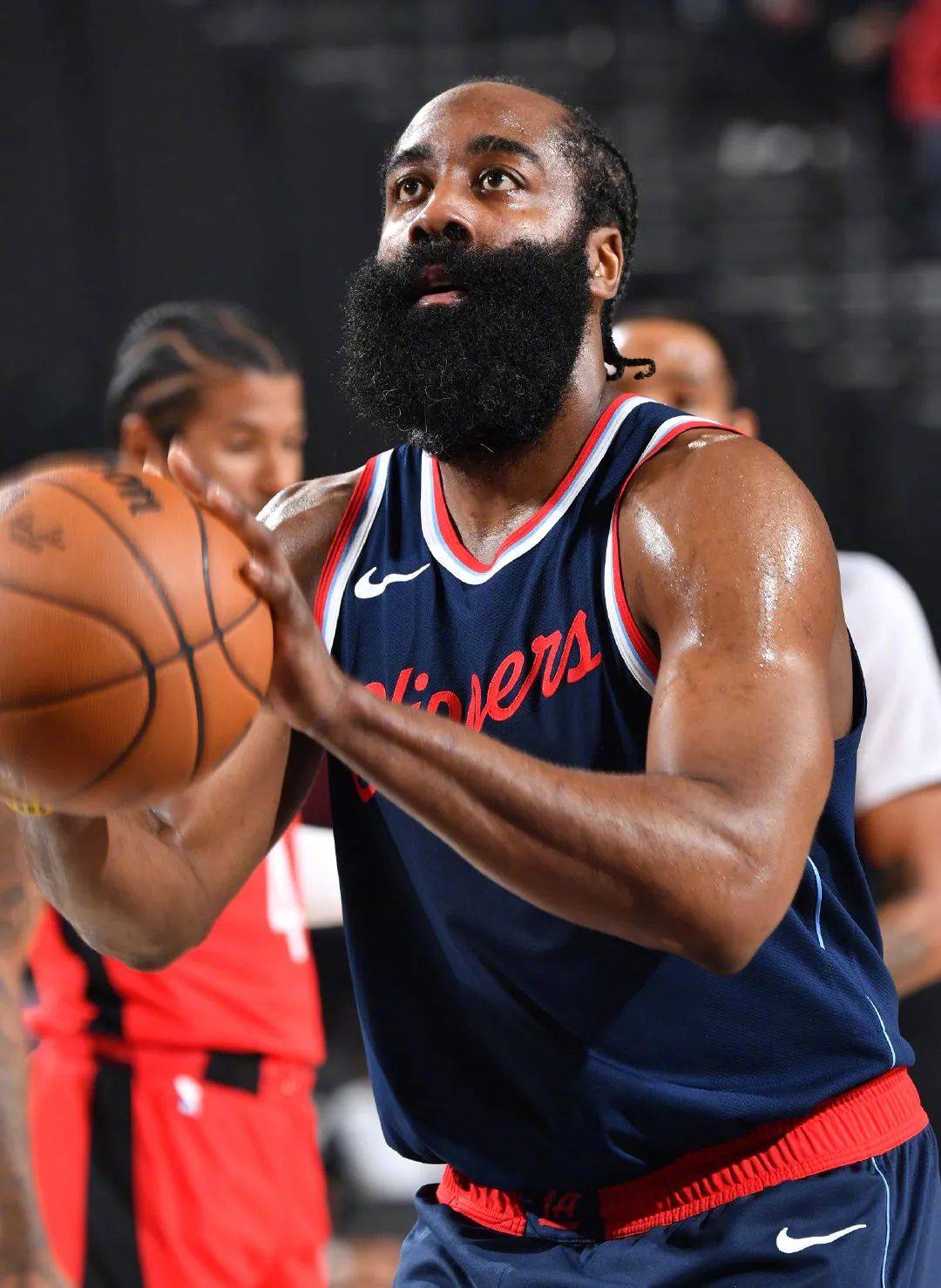 九游-哈登连续二十场比赛得分超过重返赛场，塞尔维亚队不断突破！