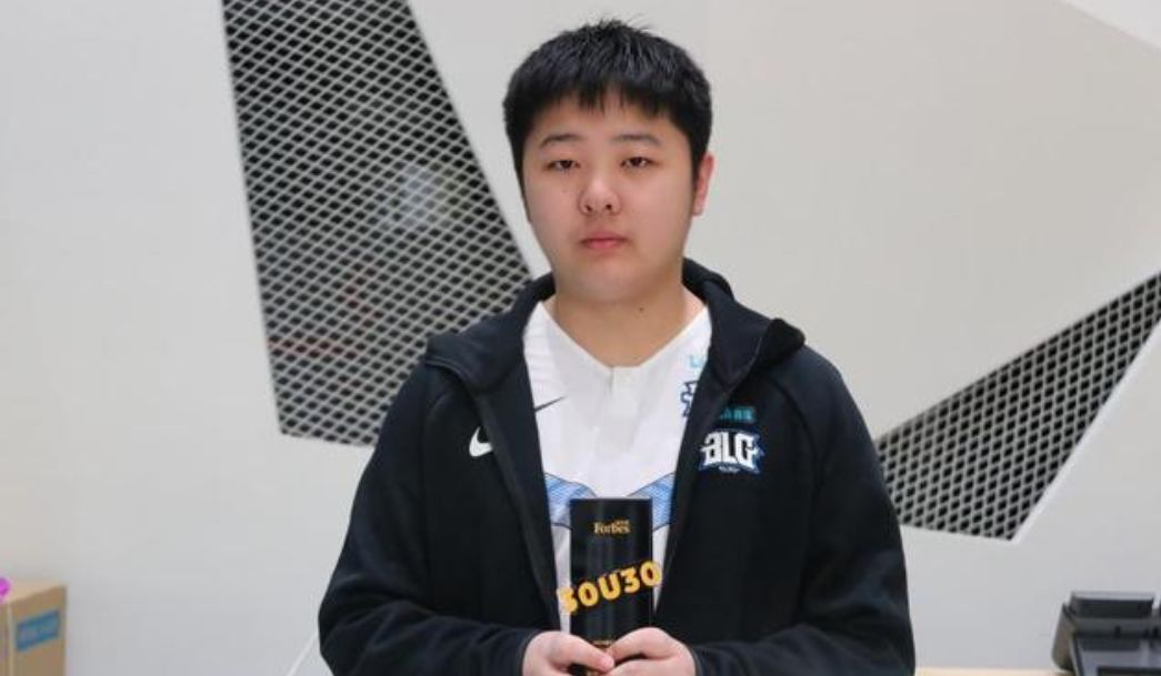 九游体育-凯恩新星高光表现表现惊艳，TES未来可期！的简单介绍