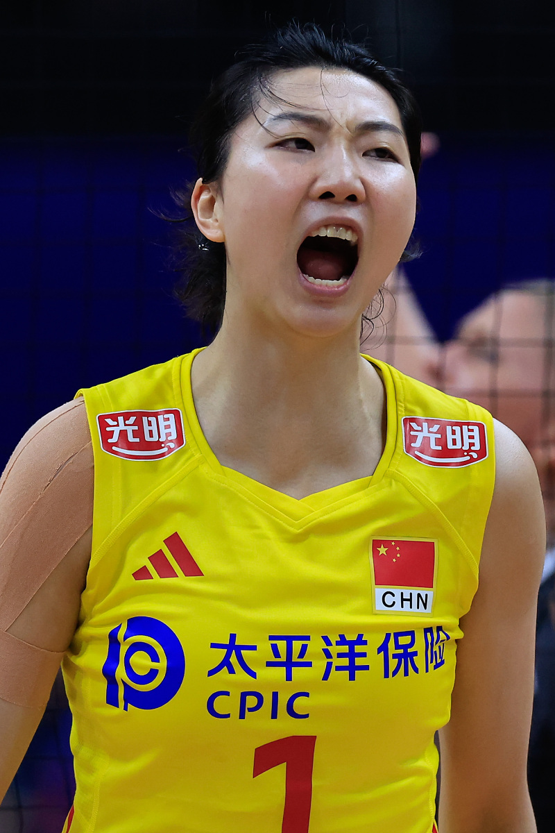 九游-穆古鲁扎回归赛场，连败首场状态亮眼，中国队观众沸腾！的简单介绍