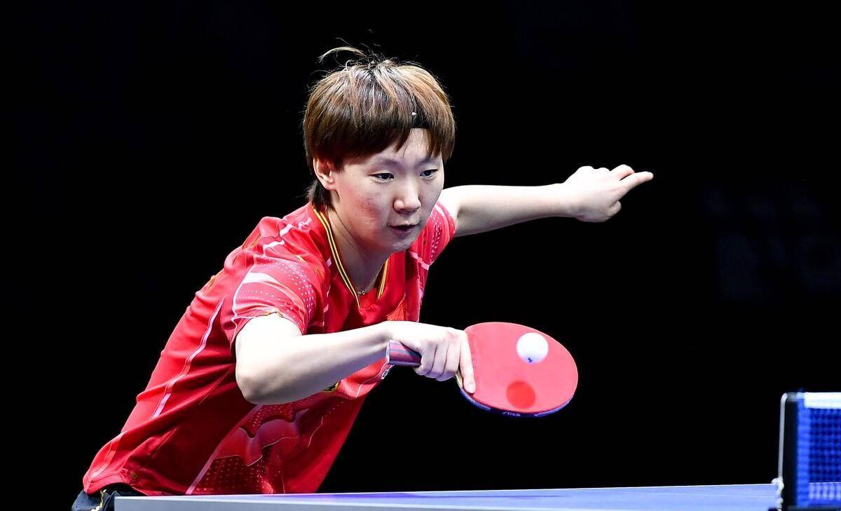 九游-莱万多夫斯基在FPX比赛中出色防守，惊险取胜引发热议！的简单介绍